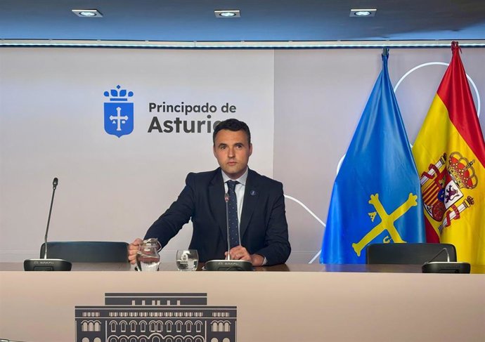 El consejero de Hacienda, Justicia y Asuntos Europeos y portavoz del gobierno, Guillermo Peláez, ofrece una rueda de prensa sobre financiación autonómica.