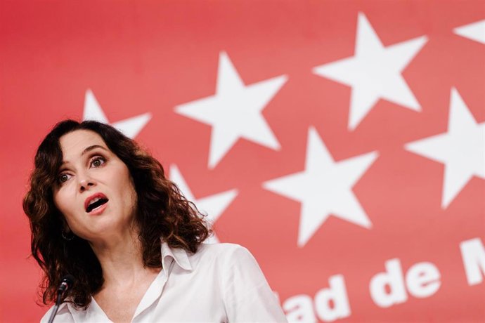 La presidenta de la Comunidad de Madrid, Isabel Díaz Ayuso, comparece en la Real Casa de Correos para denunciar la ruptura de la caja común, a 14 de julio de 2025, en Madrid (España). 