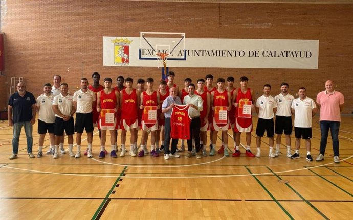 Selección de Baloncesto Masculina U18.