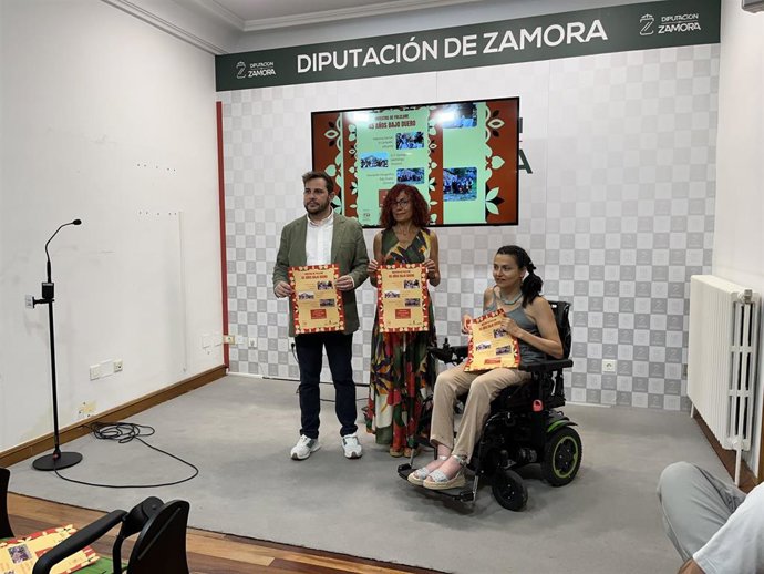 El diputado de Cultura, Víctor López de la Parte; la presidenta de Bajo Duero, Carmen Ramos; y la concejala de Cultura del Ayuntamiento de Zamora, María Eugenia Cabezas.