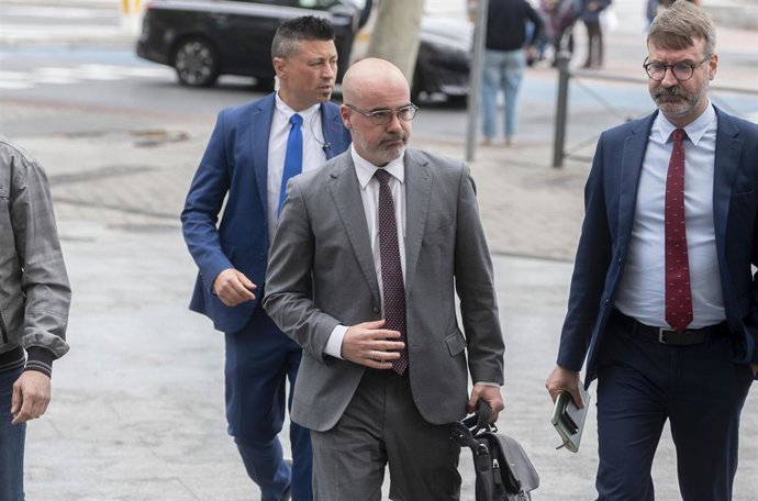 Archivo - El delegado del Gobierno en la Comunidad de Madrid, Francisco Martín, a su llegada a declarar por el ‘caso Begoña Gómez’, en los Juzgados de Plaza de Castilla, a 14 de mayo de 2025, en Madrid (España). 
