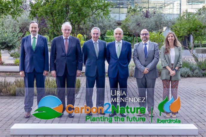Uría Menéndez y Carbon2Nature (Iberdrola) firman proyecto de reforestación en la Sierra de Francia (Salamanca)