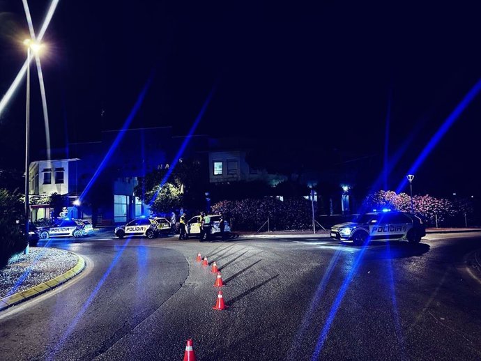 Control de la Policía Local de El Puerto de Santa María en la zona de Puerto Sherry.