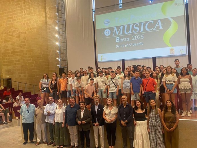 El presidente de la Diputación de Jaén, Paco Reyes, en el acto inaugural del XXXVI Taller Provincial de Música.