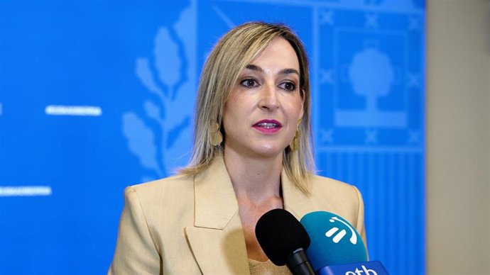 La consejera de Gobernanza, Administración Digital y Autogobierno y portavoz del Gobierno vasco, María Ubarretxena