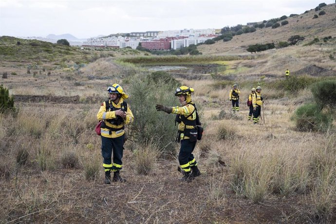 Archivo - Bomberos del Cabildo de Gran Canaria realizan un simulacro de incendio