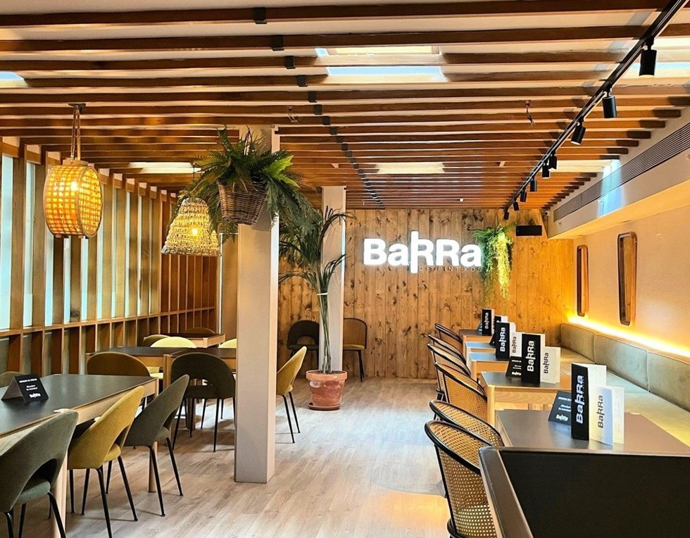 Interior de restaurante Barra de Pintxos