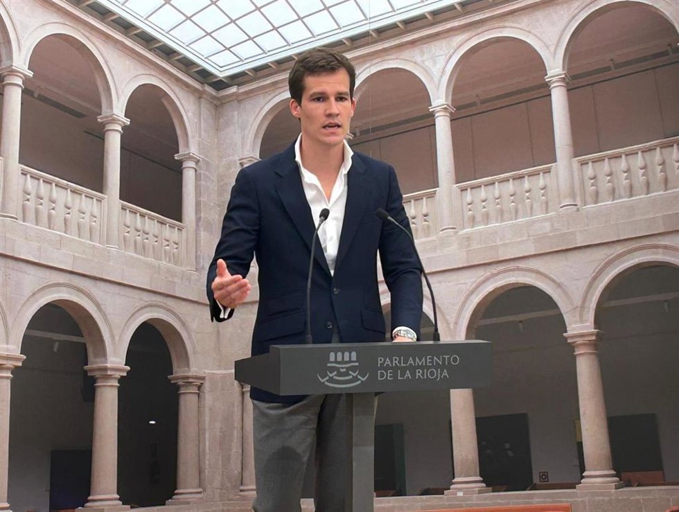 VOX considera "una chapuza" la Ley Ómnibus y critica al PP por reformar hasta 30 leyes "deprisa y corriendo" en dos años