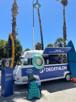 Decathlon renueva su servicio de alquiler de kayaks y tablas de paddle surf ahora también por días.