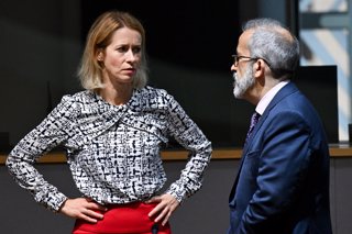 La Alta Representante de la UE, Kaja Kallas, junto al ministro de Exteriores de Portugal, Paulo Rangel, en la cita de ministros en Bruselas.