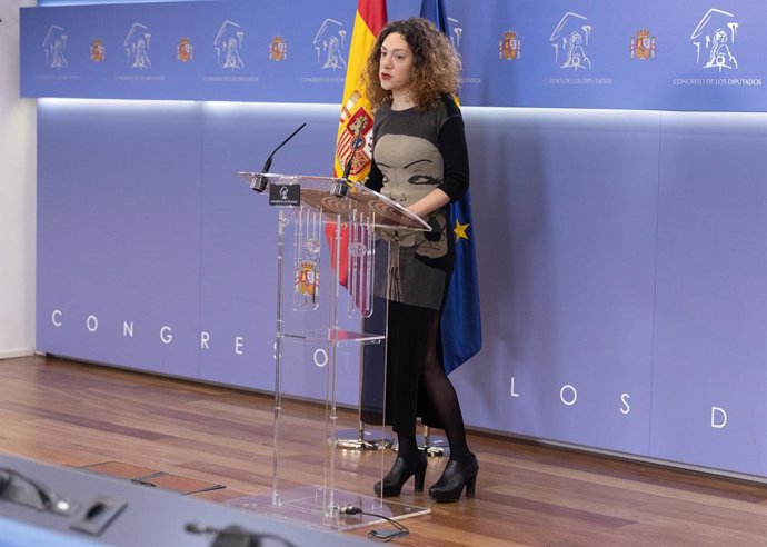 Archivo - La diputada de Sumar Aina Vidal durante una rueda de prensa anterior a la Junta de Portavoces, en el Congreso de los Diputados, a 25 de marzo de 2025, en Madrid (España).