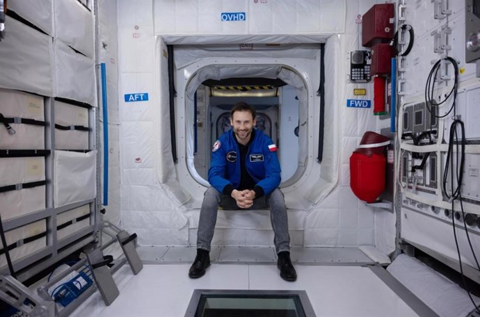 el astronauta de la ESA Slawosz Uznanski-Wisniewski