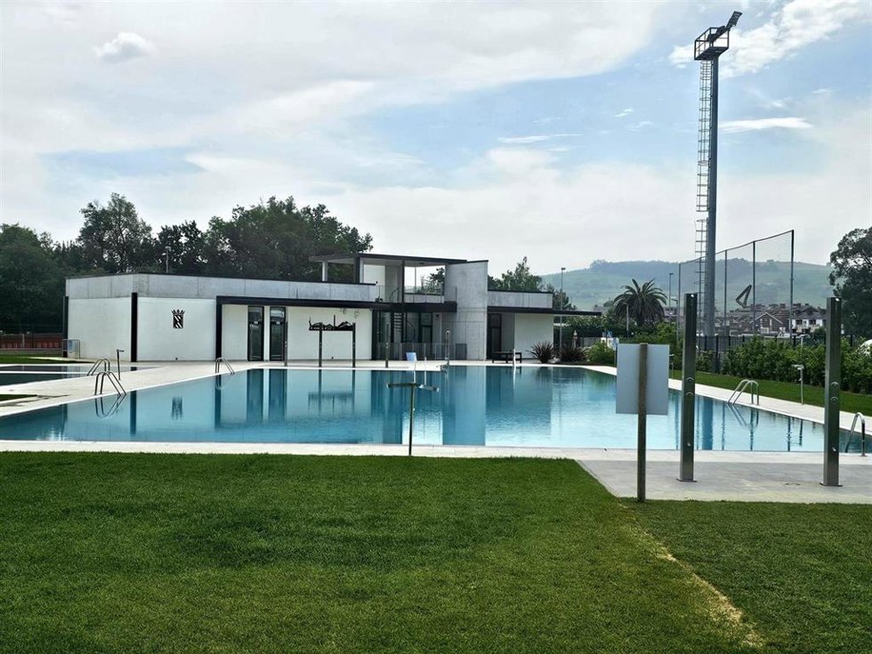 Archivo - Piscina de Torrelavega