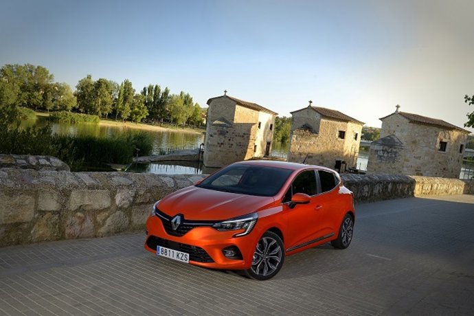 Archivo - Renault España Comercial recortó sus ganancias un 44% en 2024 hasta los 23,7 millones de euros.