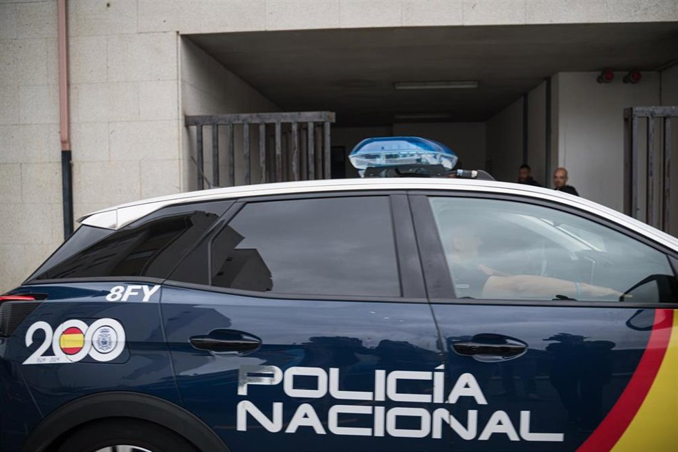Agentes de la policía nacional.