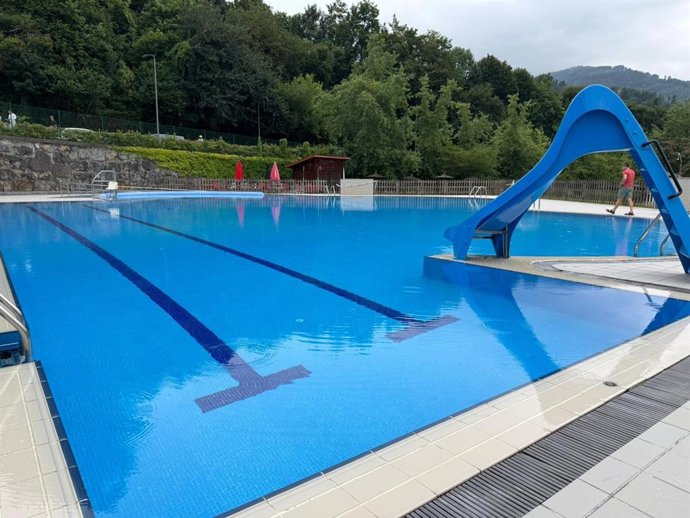 Piscinas descubiertas de Ugarteigaran en Azkoitia (Gipuzkoa)