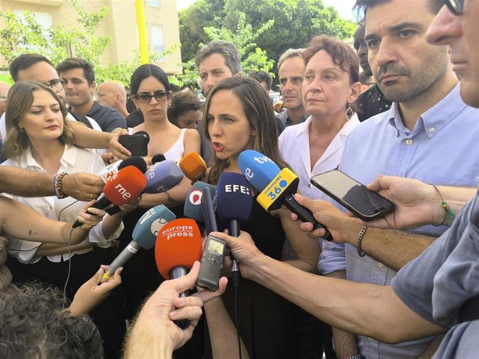 La secretaria general y diputada de Podemos, Ione Belarra, en Torre Pacheco