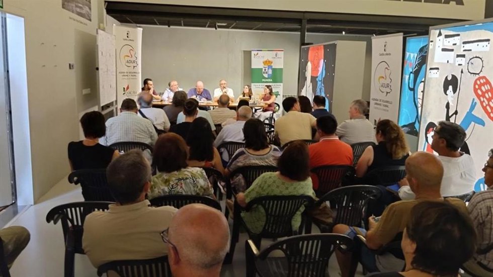 El viceconsejero de Planificación Estratégica, José Antonio Carrillo, en Munera.