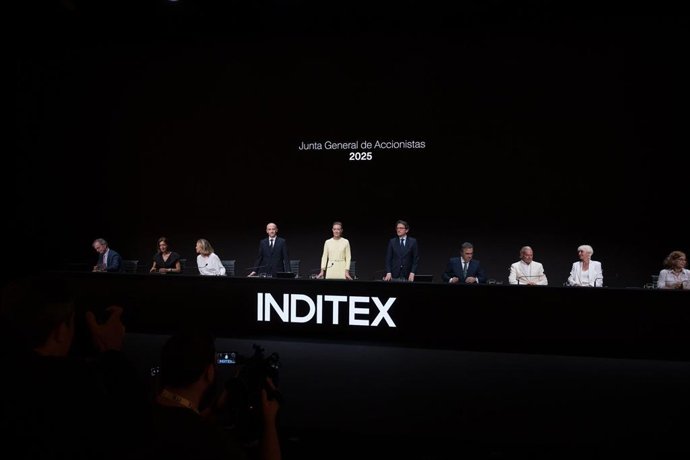 La presidenta de Inditex, Marta Ortega preside la Junta General de accionistas de Inditex, a 15 de julio de 2025, en Arteixo, A Coruña, Galicia (España). La junta de accionistas de Inditex apruuba hoy un plan de incentivos a largo plazo en efectivo y en a