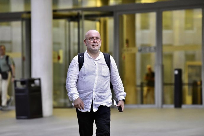 Archivo - El abogado del expresidente Carles Puigdemont, Gonzalo Boye, a su salida de la Ciutat de la Justicia, a 8 de agosto de 2024, en Barcelona, Catalunya (España). El abogado del expresidente ha salido del recinto del Parc de la Ciutadella, donde est