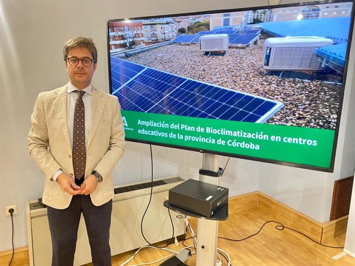 Diego Copé informa sobre la ampliación del Plan de Bioclimatización de centros educativos.