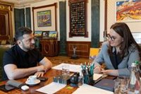 Zelenski se reúne de nuevo con su candidata a primera ministra para preparar "los primeros pasos del Gobierno"