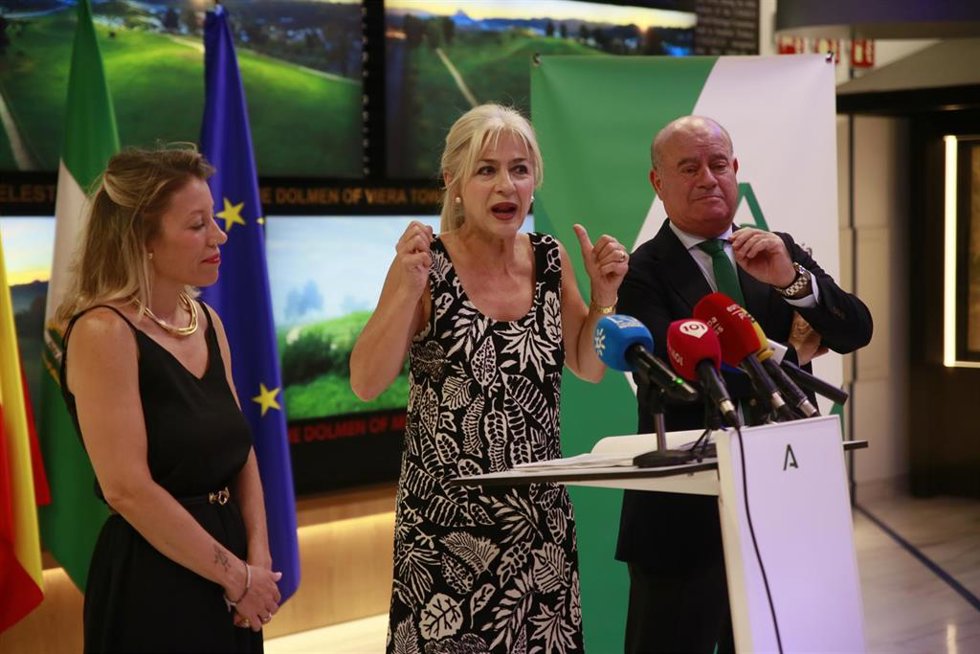 La consejera de Cultura y Deporte, Patricia Del Pozo, durante la inauguración de las nuevas exposiciones para conmemorar el IX aniversario de la declaración del Sitio de los Dólmenes de Antequera como Patrimonio Mundial de la Unesco.