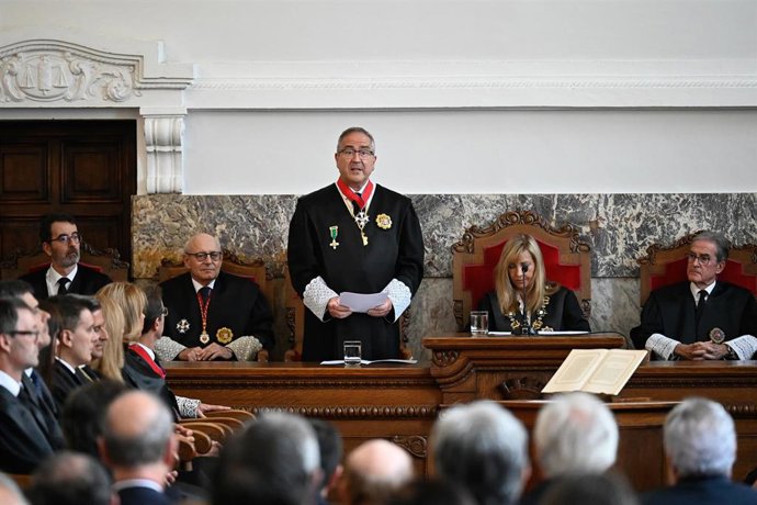 Archivo - O novo presidente do TSXG, Ignacio Picatoste, durante o acto de toma de posesión do seu cargo na sede do alto tribunal galego, na Coruña