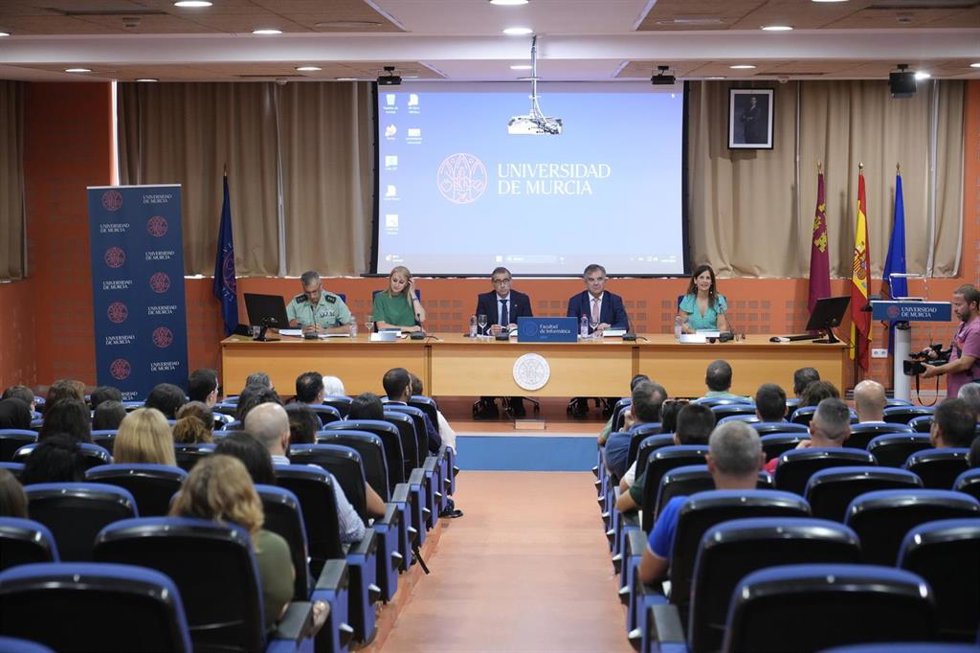 Inauguración de la jornada, donde se ha presentado el valor de las microcredenciales para la prevención de delitos de odio