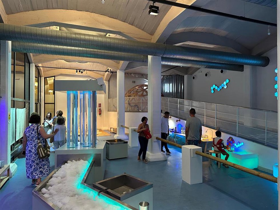 Museo de la Ciencia y el Agua se transforma en un glaciar ártico con hielo real para conocer su importancia en el clima