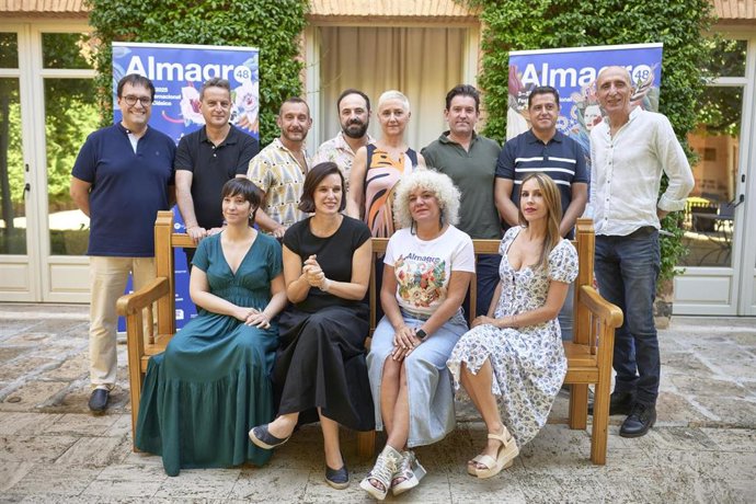 Irene Pardo, directora del Festival Internacional de Teatro Clásico de Almagro, ha introducido la rueda de prensa en la que se han dado cita las compañías de Castilla-La Mancha que participan en esta edición.