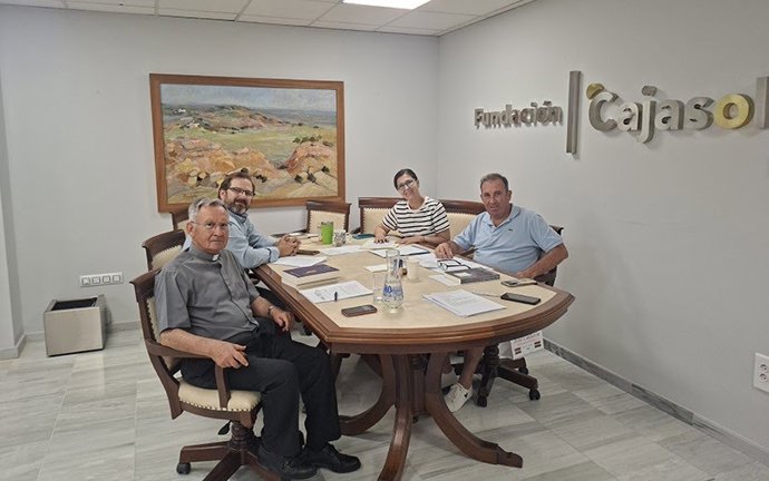 Foto del jurado de la I Beca Fundación Cajasol para la investigación rociera en Huelva y su provincia.