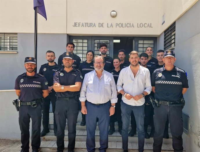 Imagen de la recepción municipal a los nuevos agentes de la Policía Local de Carmona