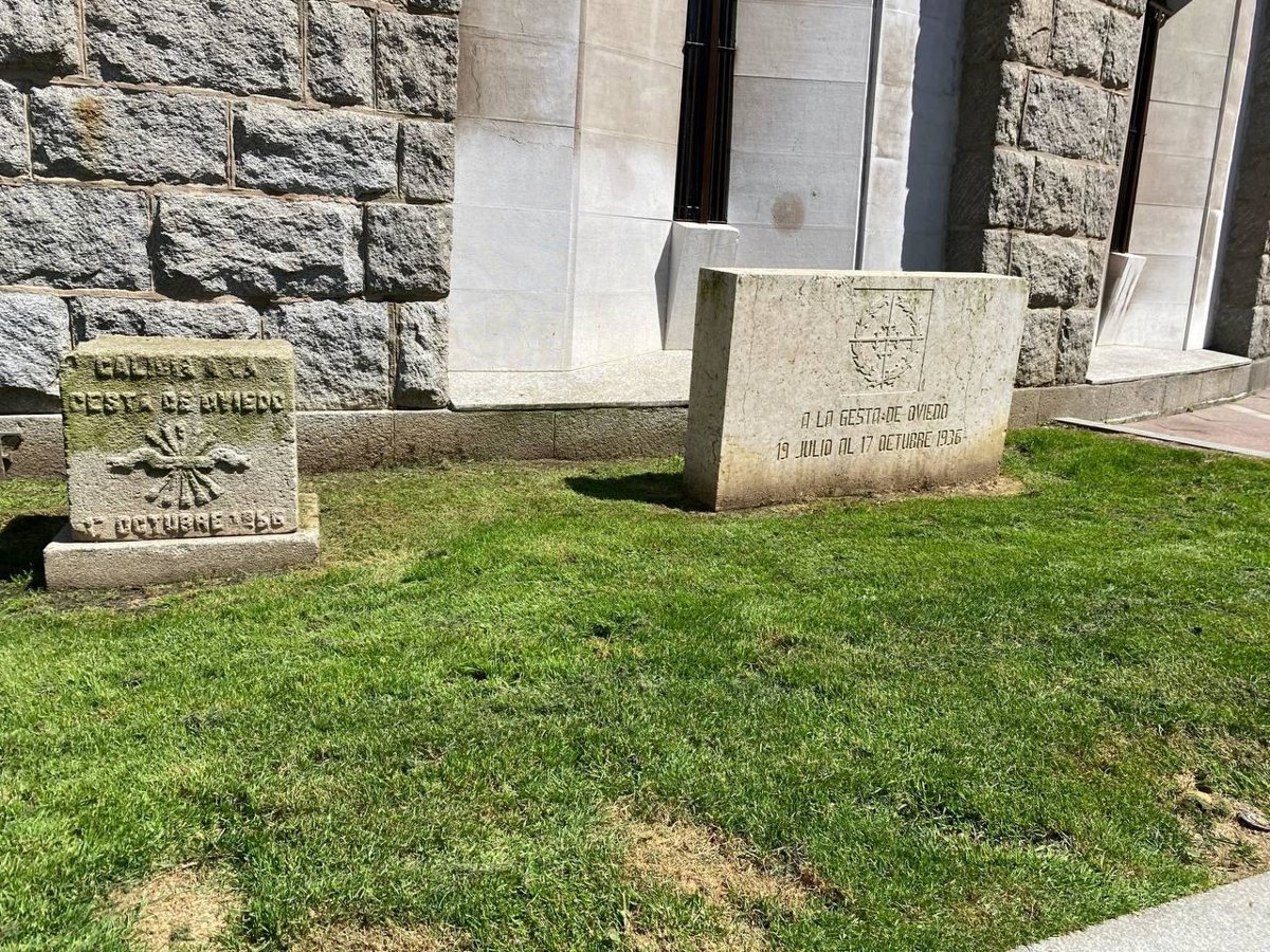 Podemos Asturies critica la  pasividad  del Gobierno asturiano en la retirada de simbología franquista