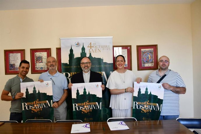 Firma del convenio con el Consejo de Bandas para el desarrollo del Magnun Rosarium Spei