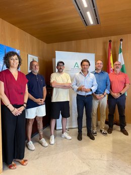 Daniel Sánchez con representantes de la Asociación de Profesionales de Sala y la Escuela de Hostelería.