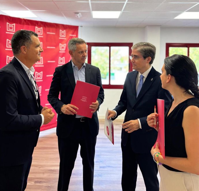 Mercamurcia y Ecoembes impulsan la recogida de envases domésticos de madera de la actividad del mercado mayorista