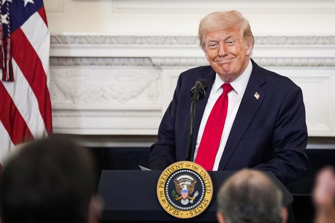 14 de julho de 2025, Washington, Distrito de Columbia, EUA: O presidente DONALD TRUMP participa do almoço do Escritório de Fé da Casa Branca na Sala de Jantar do Estado, na Casa Branca, em Washington.
