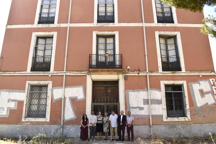 La directora general de Ayuda a las Víctimas de la Memoria Democrática del Gobierno de España, Zoraida Hijosa, ha visitado este martes Tarancón y Uclés.