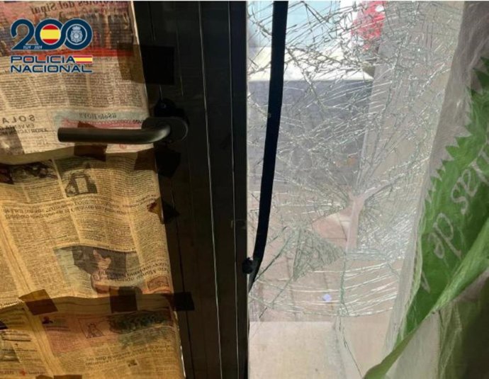 Detenido tras romper con un ladrillo el cristal del portal de un edificio en obras para robar en Valladolid