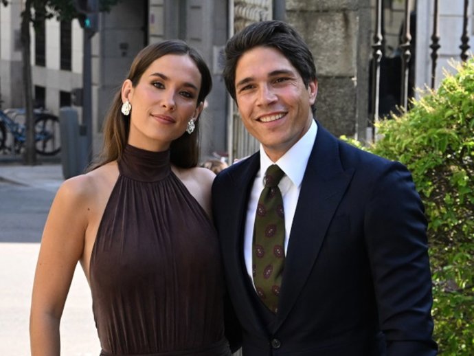 Archivo - Maria Pombo y Pablo Castellano en la boda de Álvaro González y Carla Vico en la iglesia Parroquial de Santa Bárbara, a 27 de Junio de 2025 en Madrid