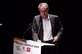 El expresidente del Gobierno José Luis Rodríguez Zapatero interviene durante la gala de entrega de los I Premios Pedro Zerolo, en el Teatro Magno, a 30 de junio de 2025, en Madrid (España). Estos galardones, otorgados por la Fundación Pedro Zerolo, son un