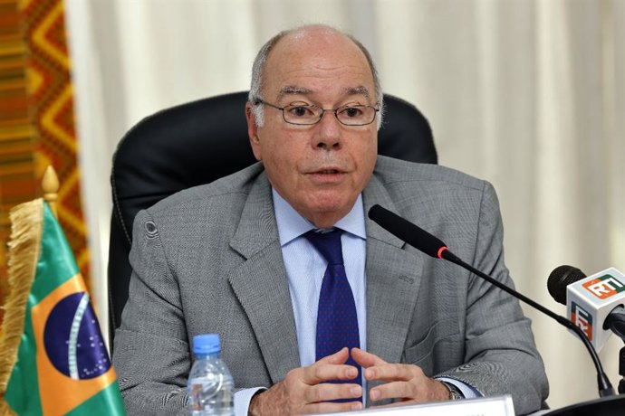Archivo - ABIDJAN, 14 de março de 2025 -- O Ministro das Relações Exteriores do Brasil, Mauro Vieira, fala durante uma reunião com o Ministro das Relações Exteriores da Costa do Marfim, Kacou Houadja Leon Adom (não na foto), em Abidjan, Costa do Marfim, e