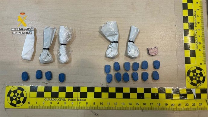 Droga intervenida a los dos detenidos en Peraleda de la Mata