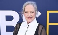 Kathy Bates hace historia en los Emmy 2025