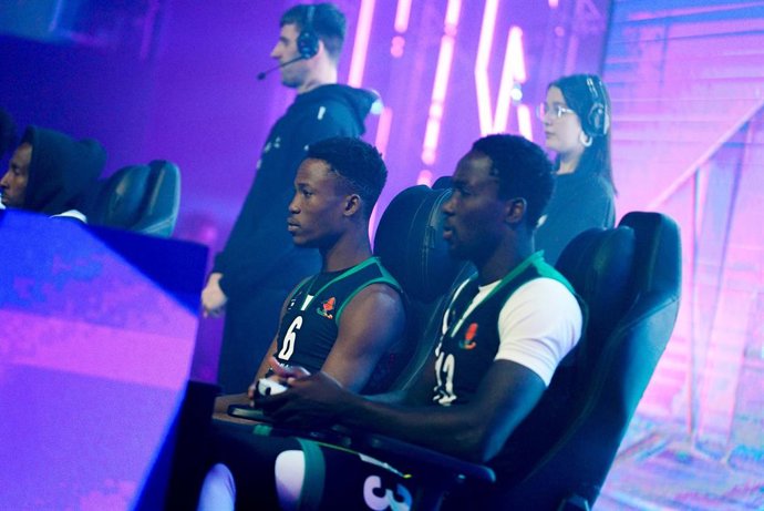 Phygital Athlete Participating in the Digital Side of a Phygital Competition