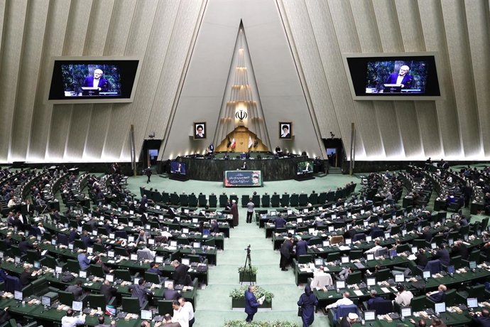 Archivo - 17 August 2024, Iran, Teheran: Iranian President Masoud Pzeshkian speaks in an open session of Parliament to debate his proposed ministers in Tehran. Photo: Iranian Presidency/ZUMA Press Wire/dpa
