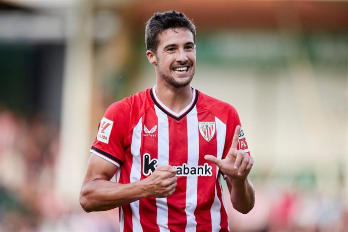 Archivo - El delantero navarro Javier Martón celebrando un gol con el Athletic Club.