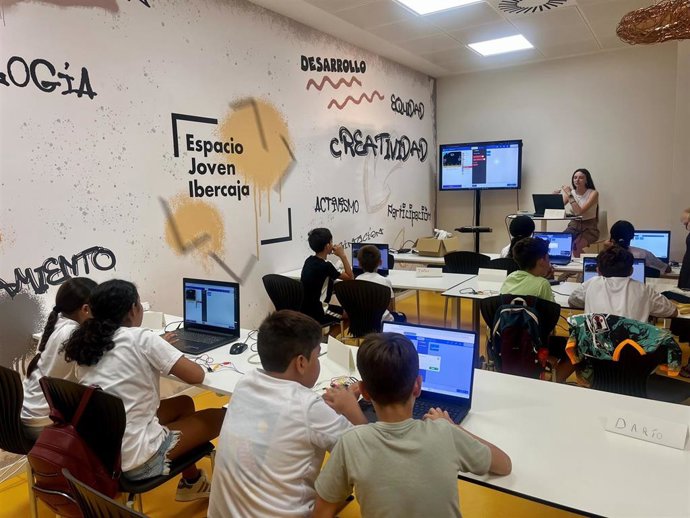 Las colonias se llevan a cabo durante este mes en el Espacio Joven de Fundación Ibercaja.