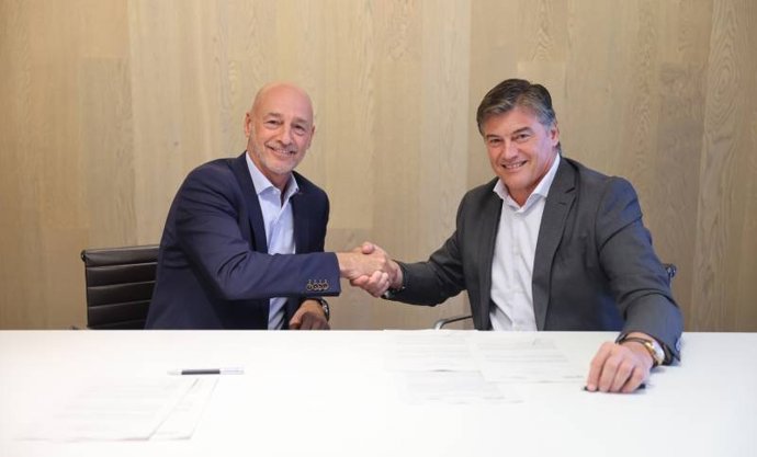 El presidente de Pimec, Antoni Cañete, y el director territorial en Catalunya de Banco Sabadell, Xavier Comerma